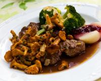 Une recette classique de chevreuil idéale pour les fêtes de fin d'année.