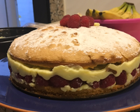 Gâteau d'anniversaire aux framboises