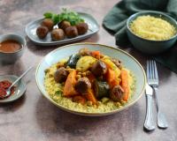 Cette recette de couscous aux légumes et aux boulettes végétales va enchanter votre cuisine de tous les jours