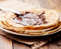 Pâte à tartiner, confitures, voici 5 idées de garnitures pour rendre tes crêpes bien gourmandes