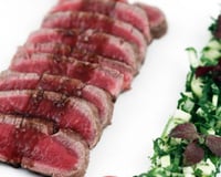 Tataki 'Minute' d'agneau marinade de pomme/concombre aux herbes