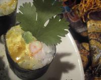 Un maki version indienne avec comme assaisonnement une mayonnaise au curry.