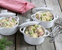 Coquillettes 3 minuti à la sauce béchamel, jambon et petits pois