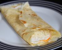 Une pâte à crêpes sucrée accompagné de tranches de surimi pour de délicieuses saveurs sucrées - salées.