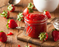“Moi j’aime les confitures peu sucrées respectant le goût plein fruits” : la méthode de Stéphanie Le Quellec pour réussir la confiture de fraises parfaite