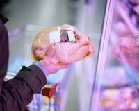 Comment bien choisir son poulet au supermarché ? Des experts nous partagent leurs conseils