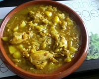Tajine de poulet aux oignons et raisins secs