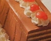 Cette recette avec du chocolat et des petits-beurre est délicieuse et plaît à tous, petits et grands ! De plus, elle est économique et ne nécessite pas de cuisson.