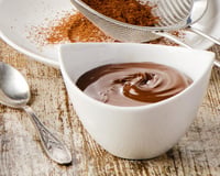 5 minutes et 3 ingrédients ! C’est ce qu’il vous faut pour préparer ces crèmes au chocolat de Laurent Mariotte
