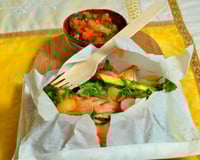 Papillote de saumon aux légumes de printemps, sauce vierge