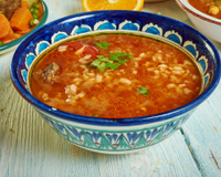 Chorba algérienne à la coriandre et à la menthe fraîche