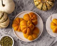 Pumpkin buns : on a trouvé la recette TikTok parfaite pour cet automne !