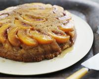 Gâteau renversé aux pêches