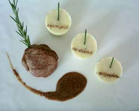 Mignon de porc piqué au romarin, purée à l'ail, sauce moutarde à l'ancienne