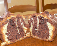 Un délicieux marbré au chocolat.