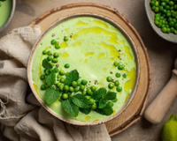 Oubliez le gaspacho de tomate, pour les beaux jours et misez désormais sur les petits-pois pour bluffer vos invités !