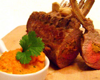 Une façon et délicieuse et originale d'accommoder un carré d'agneau, avec une association de saveurs inédite.