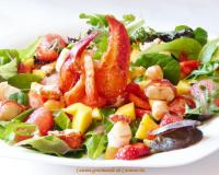 Salade de homard et crevettes à la vinaigrette de framboise et fraise