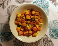 Salade de potimarron rôti, graines de courge, croûtons maison et camembert