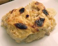 Réhabilitation d'un vieux légume excellent que l'on appelait carottes blanches au début du 20ème siècle. Les panais sont cuisinés en gratin.