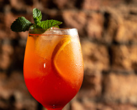 Ce cocktail à base de prosecco se prépare avec seulement 2 ingrédients et rafraîchit dès la première gorgée