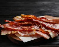 Voici l’astuce à connaitre pour avoir un bacon grillé à la perfection !