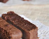 Des modes de préparation et de cuisson étonnants pour un résultat garanti, ce gâteau est vraiment bon. Le chocolat est dosé…