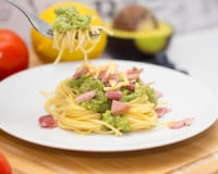 Les Italiens vont pleurer, mais ce fruit serait idéal pour réaliser des pâtes carbonara plus saine