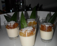 Panna cotta coco citron vert, ananas caramélisé vanille bourbon et rhum blanc
