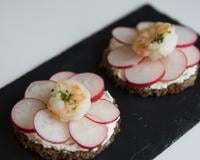 Petite tartine très fraîche qui accompagne très bien une salade verte ou une soupe!