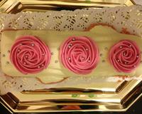 Une bûche au chocolat blanc et aux biscuits roses de Reims.