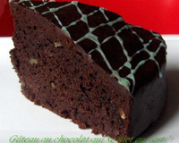Un gâteau au chocolat qui se met au vert !