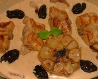 Lapin à la bière blonde et aux pruneaux