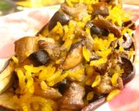 "Cette recette vous donne l'occasion d'apprécier l'aubergine sous une autre forme, un plat complet simple et savoureux. A vous de tester ! "