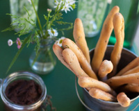 Gressins au petit épeautre, thym et tahin