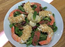 Salade de cœurs de palmiers à la menthe, crevettes et cacahuètes