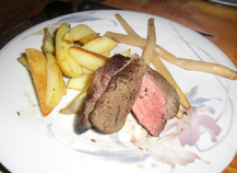 Pavé de boeuf, potatoes maison et asperge glacé