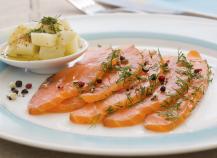 Saumon Gravlax comme dans les pays scandinaves