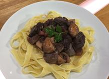 Bavette de boeuf façon bourguignon