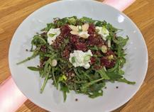Fraîcheur de quinoa rouge à la betterave et cottage cheese