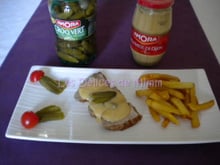 Filet mignon, sauce moutarde et cornichons