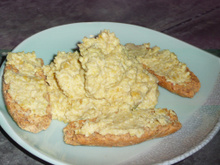 Tartines de purée de pois chiches au lait de coco