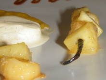 Banane et ananas vanillé, glace vanille et coulis de mangue