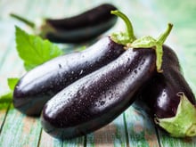 Comment faire un flan d’aubergine à la sauce tomate ?