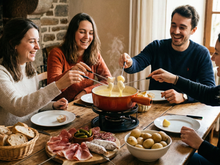 Toute aussi cheesy : la recette de la fondue auvergnate qui change pour l’hiver