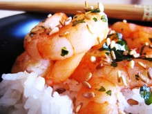 Crevettes sautées ail et curry