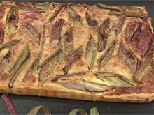 Tarte à la rhubarbe et à l'amande