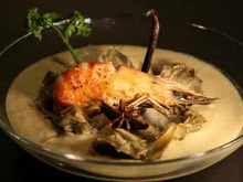 Soupe blanche d'artichauts et d'aubergines, à la vanille et à la badiane.