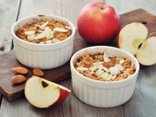 Crumble aux pommes sans beurre : une diététicienne partage sa recette aussi saine que gourmande !