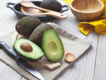 Avocat coupé : comment éviter qu’il ne noircisse ?